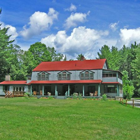 Trails End Inn Keene Valley Екстериор снимка
