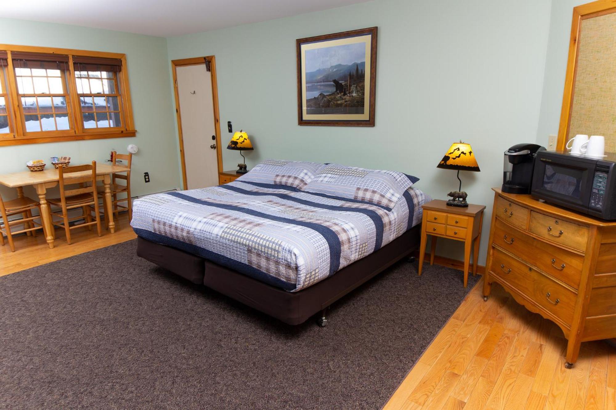 Trails End Inn Keene Valley Екстериор снимка
