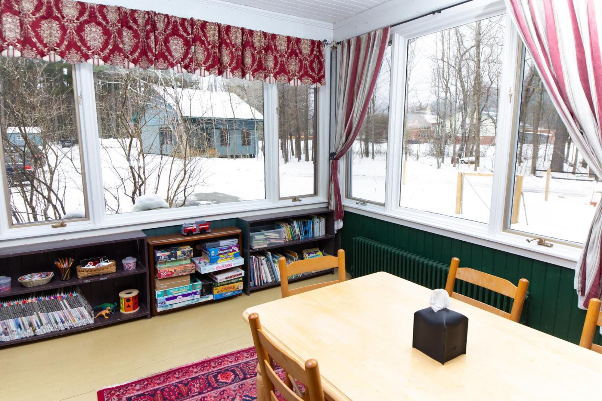 Trails End Inn Keene Valley Екстериор снимка