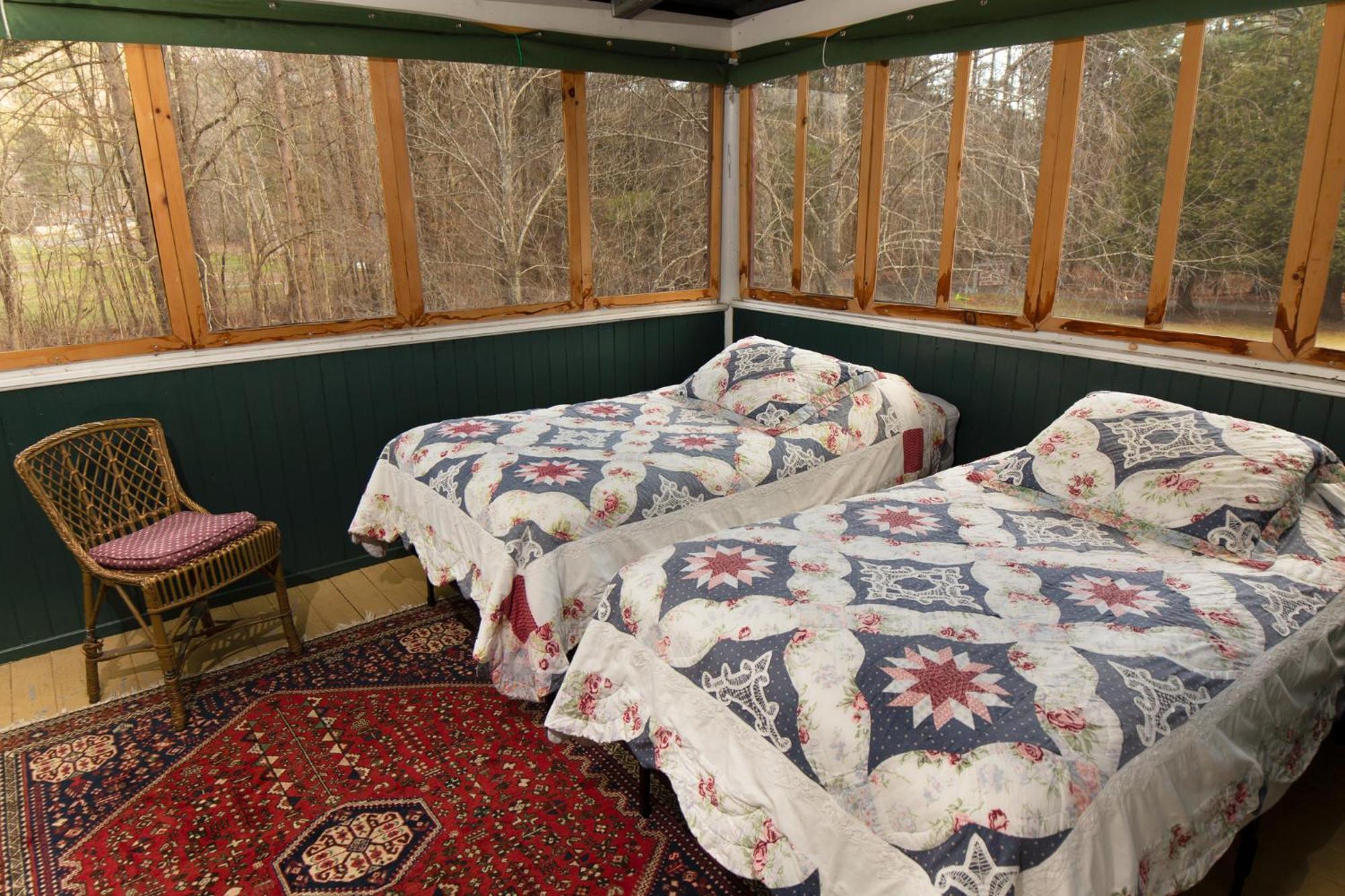 Trails End Inn Keene Valley Екстериор снимка
