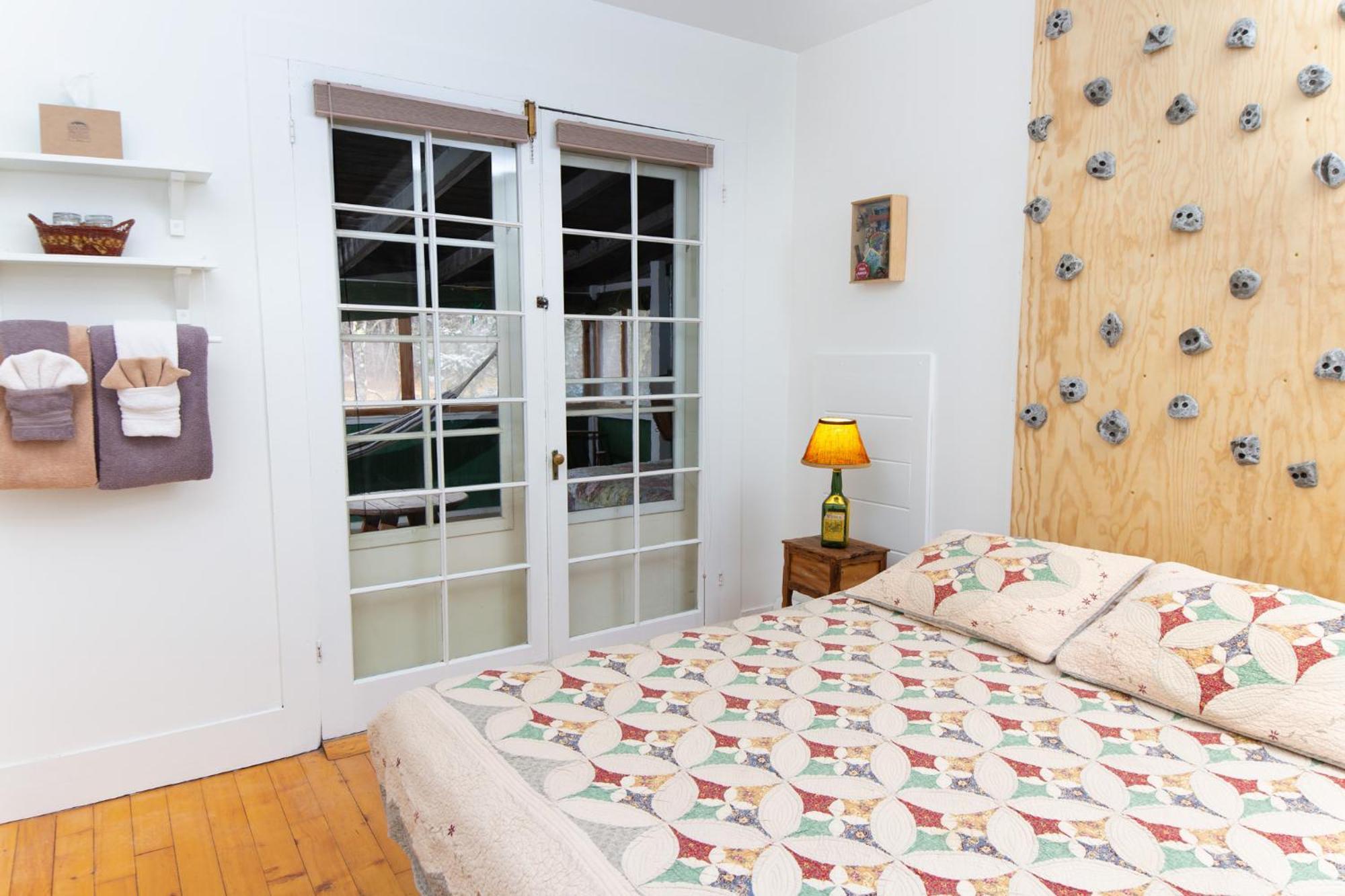 Trails End Inn Keene Valley Екстериор снимка