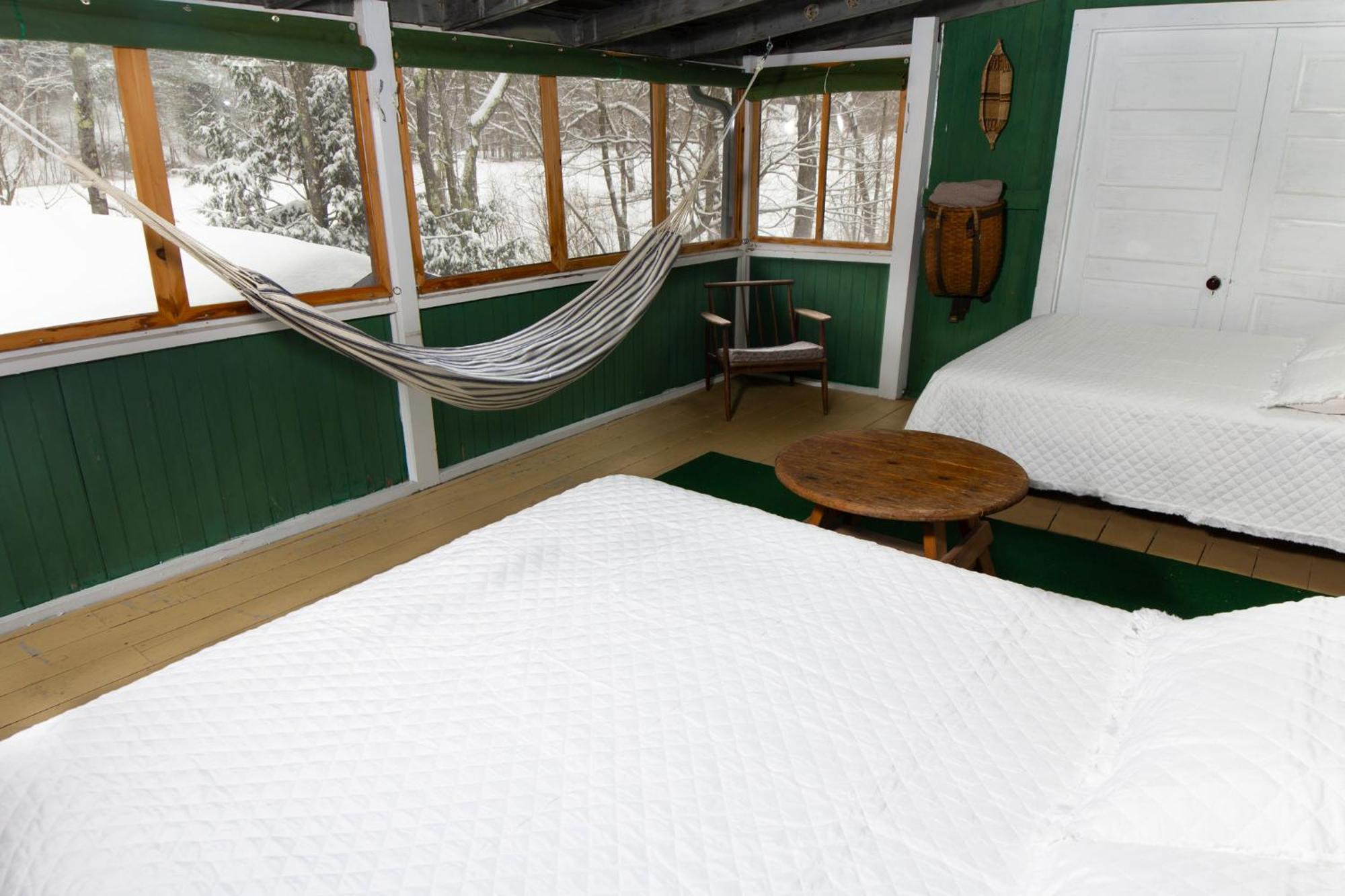 Trails End Inn Keene Valley Екстериор снимка